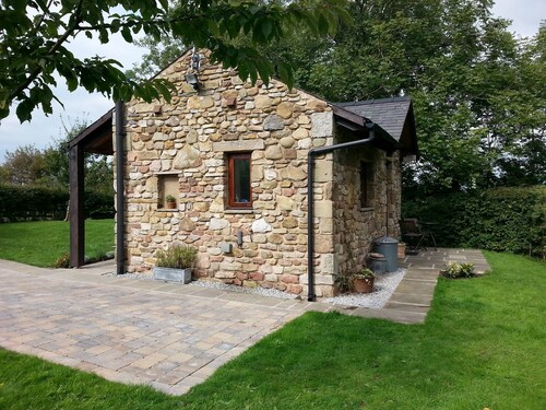 Charming Detached Completely Private Stone Built Open Plan Cosy Retreat For 2