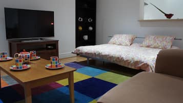 2 bedrooms, iron/ironing board, travel crib, free WiFi