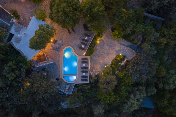 Outdoor pool, pool loungers