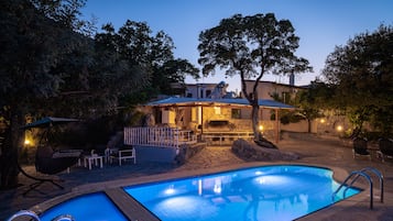 Outdoor pool, pool loungers