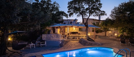 Outdoor pool, pool loungers