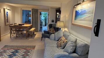 TV, fireplace, DVD player