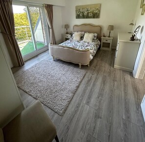 4 chambres, fer et planche à repasser, Wi-Fi, draps fournis