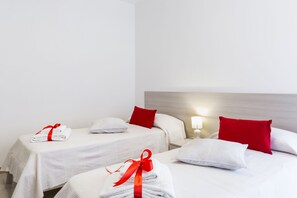 2 bedrooms, in-room safe, desk, iron/ironing board