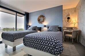 6 bedrooms, iron/ironing board, WiFi, bed sheets