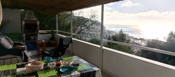 Rustic house, sea view, 6 people, terrace with barbecue. 