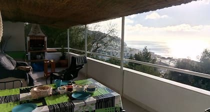Rustic house, sea view, 6 people, terrace with barbecue.