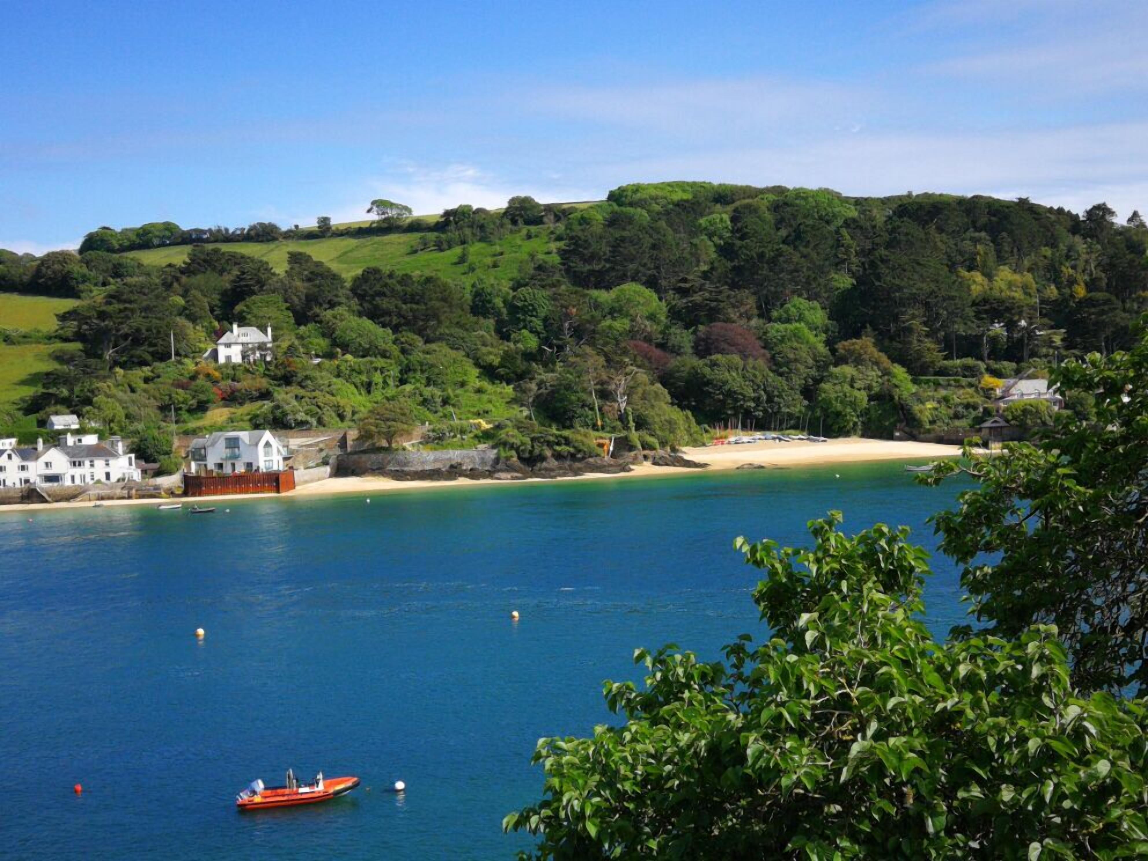 Beach nearby, sun loungers