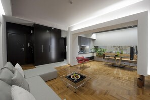 TV - Great Design Apartment Near Acropolis And Top Sights, Free Wi-fi (Athens)