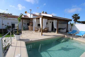 Pool - CASA FENU,Ideal house for your holidays near the sea, free wifi, optional air conditioning, pets allowed, dog’s beach (Delta de l'ebre)