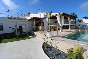 Pool - CASA FENU,Ideal house for your holidays near the sea, free wifi, optional air conditioning, pets allowed, dog’s beach (Delta de l'ebre)