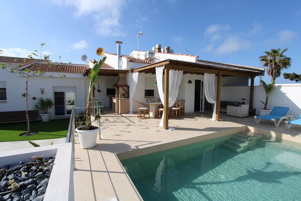 Pool - CASA FENU,Ideal house for your holidays near the sea, free wifi, optional air conditioning, pets allowed, dog’s beach (Delta de l'ebre)