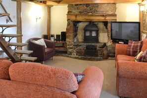 TV, fireplace, stereo