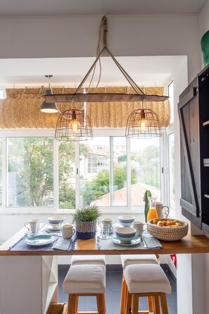 Dining - New apartment full of light in the center of Cascais with balcony (Cascais)