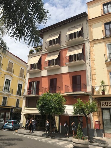 MAC HOME Sorrento Wi-Fi gratuit central et finement restauré
