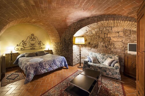 appartement san gimignano dans le centre historique, cour et wifi gratuit rapide