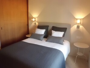 4 Schlafzimmer, Bügeleisen/Bügelbrett, kostenloses WLAN, Bettwäsche