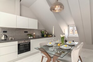 Fridge, microwave, oven, stovetop - Ljubljana Old Town, Beautiful Top floor apartment with Elevator (Ljubljana)