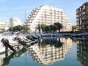 Marina - T1 cabin CLIM-WIFI-HEART MARINA-EXCEPTIONAL VIEW-BEACH A 2MN-PRIVATE PARKING (Canet-En-Roussillon)