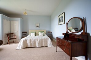 7 bedrooms, iron/ironing board, free WiFi, bed sheets