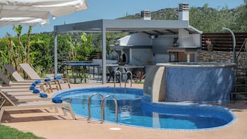 Outdoor pool, sun loungers