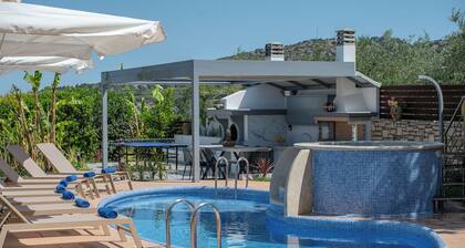 Lilium Villa! Intimité totale, jacuzzi extérieur, près de la plage et des magasins!