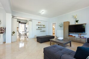 Smart TV, DVD player, table tennis - Lilium Villa, a Family Nature Escape with Pool (Rethymno)
