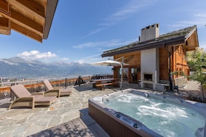 Terrace/patio - Beautiful chalet in the heart of Nendaz with stunning views (Haute Nendaz)