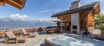 Magnifique chalet pour 12 personnes au coeur des Alpes suisses avec bain à remous