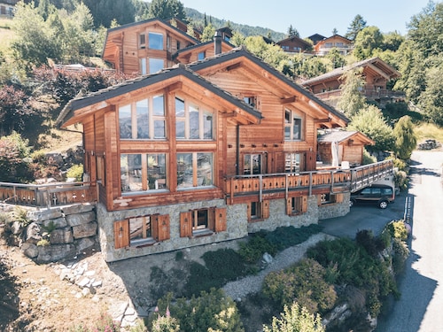 Wunderschönes Chalet für 12 Personen im Herzen der Schweizer Alpen mit Whirlpool