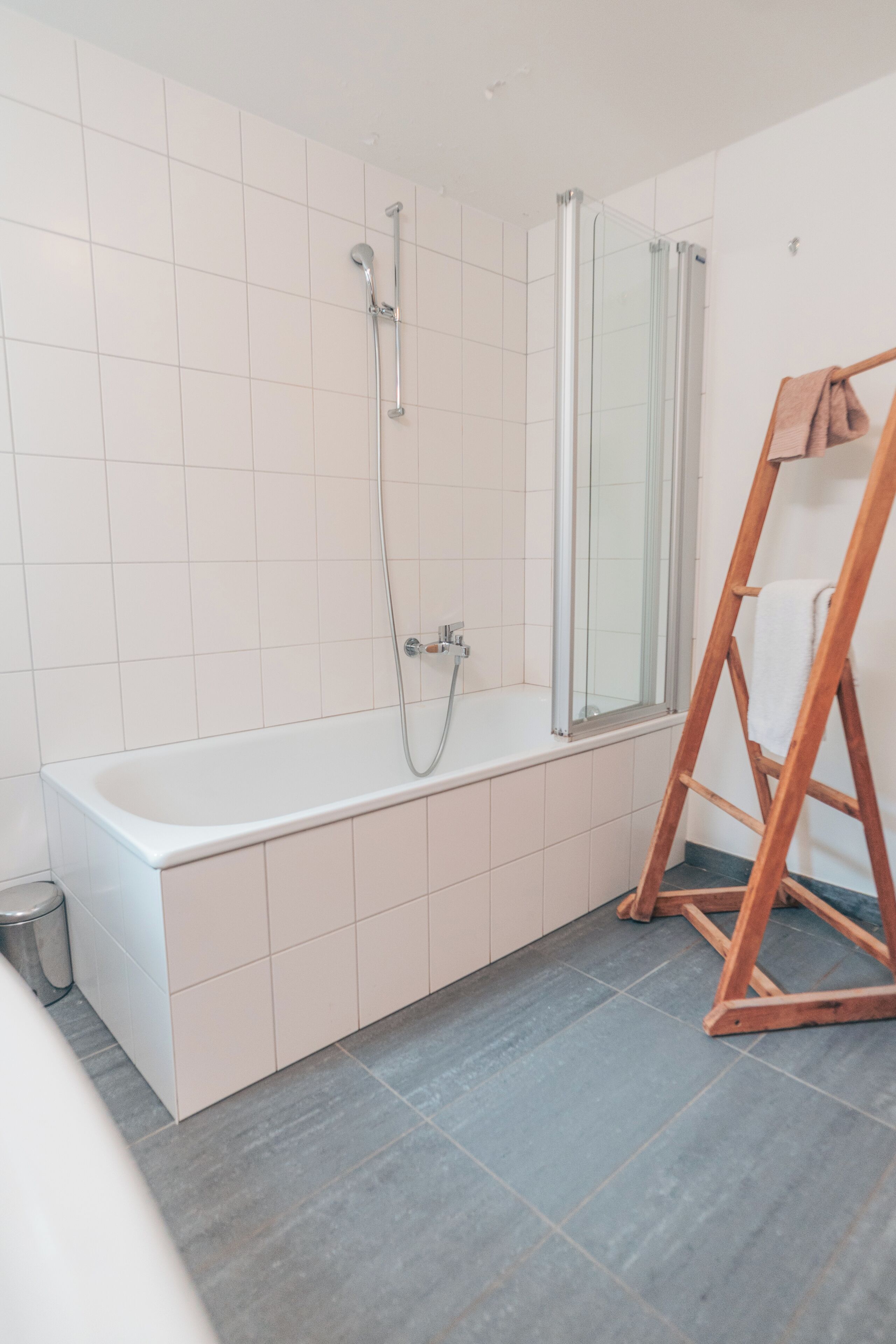Combined shower/tub, hair dryer, towels, soap