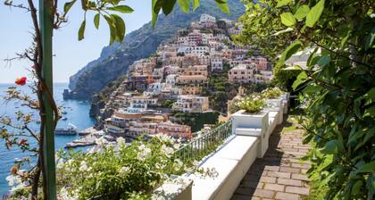 Casa dell'Ammiraglio. charming villa in the heart of Positano. with sea view