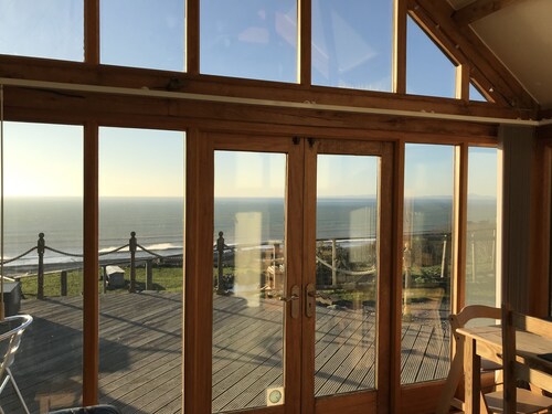 5 Star Luxury barn conversion overlooking the sea in North Wales (sleeps 2)