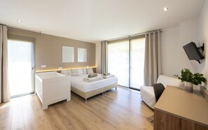 6 camere, ferro/asse da stiro, culla da viaggio, Wi-Fi