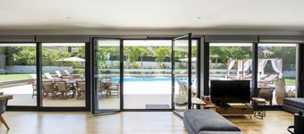 VILLA FAMILIAR CERCA DE LA PLAYA Y CON CAMPO DE MINIFOTBOL