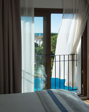 5 bedrooms, iron/ironing board, free WiFi, bed sheets