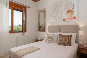 6 bedrooms, in-room safe, iron/ironing board, travel cot