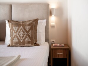 6 bedrooms, in-room safe, iron/ironing board, travel cot