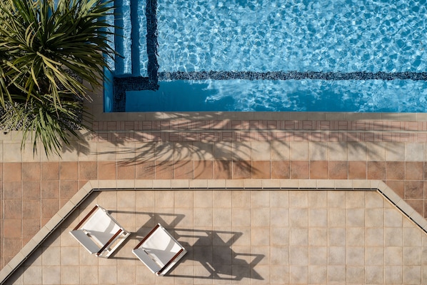 Outdoor pool, pool loungers