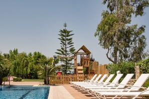 Outdoor pool, pool loungers
