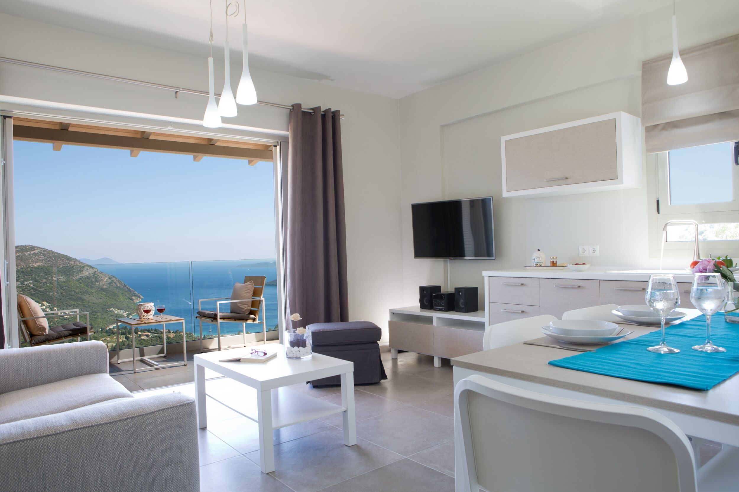 LUXURY 3 bedroom villa infinity pool, near Mikros Gialos beach, Sivota & Nidri