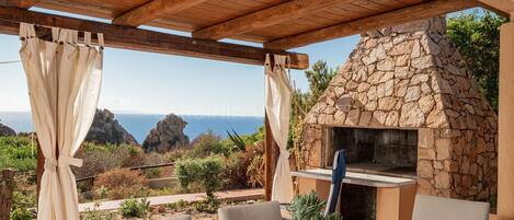 تناول الطعام بالخارج