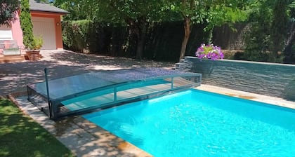 Chalet at Torrelodones, 25 min from Madrid. Heated pool & garden shared with ow