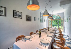 Banquet hall