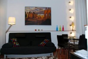 Flat-screen TV, DVD player, video library - Rome: House with character. In the center of Rome. near the Vatican (Roma)