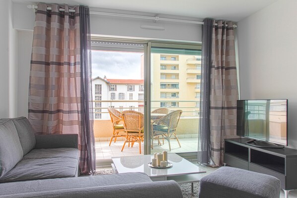 تلفزيون ذكي