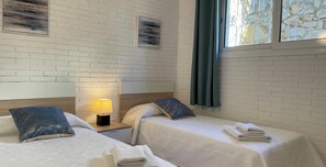 2 bedrooms, in-room safe, desk, iron/ironing board
