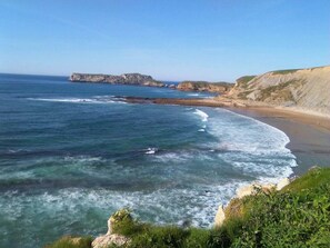 Plage à proximité, chaises longues