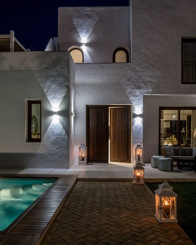 Entre Pinos. Modern Andalus, beach access and views