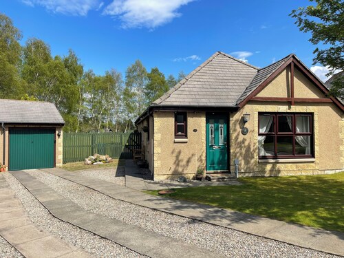 Scott’s House – Family-Friendly Aviemore Retreat in beautiful location.